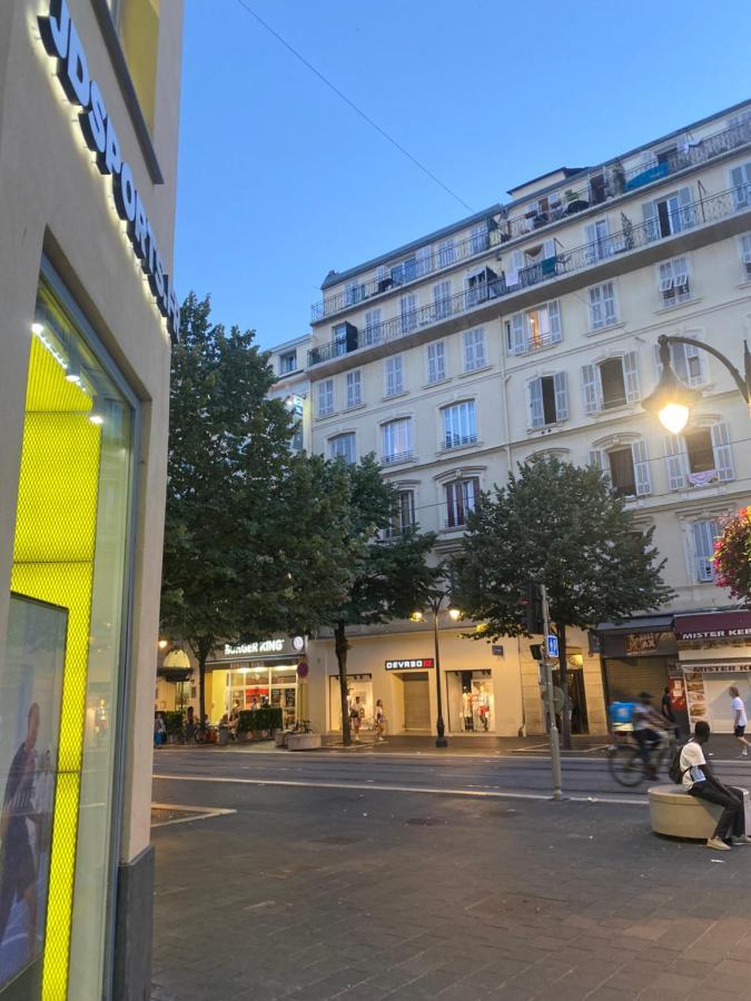 Studio Sur Avenue Jean Medecin A Nizza Exterior foto